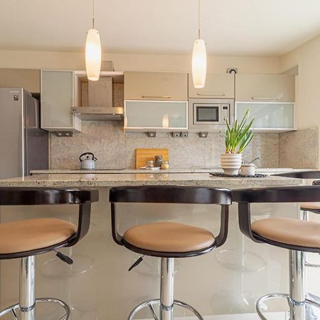 Apartament Happy - Basen, Plaza, Ochrona 24H - 3 Sypialnie Dla Maksymalnie 8 Osob Поберово Екстериор снимка