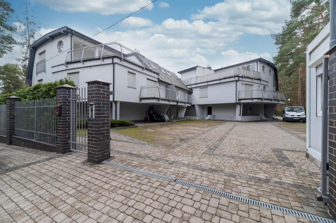 Apartament Happy - Basen, Plaza, Ochrona 24H - 3 Sypialnie Dla Maksymalnie 8 Osob Поберово Екстериор снимка
