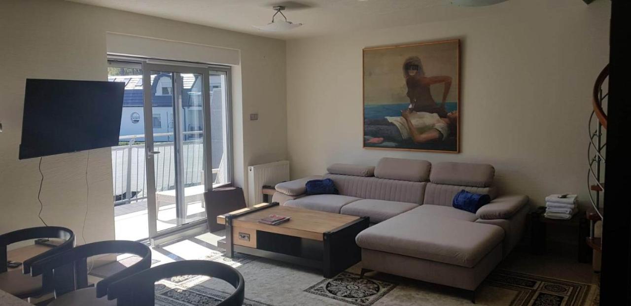 Apartament Happy - Basen, Plaza, Ochrona 24H - 3 Sypialnie Dla Maksymalnie 8 Osob Поберово Екстериор снимка