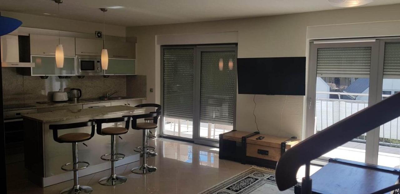 Apartament Happy - Basen, Plaza, Ochrona 24H - 3 Sypialnie Dla Maksymalnie 8 Osob Поберово Екстериор снимка